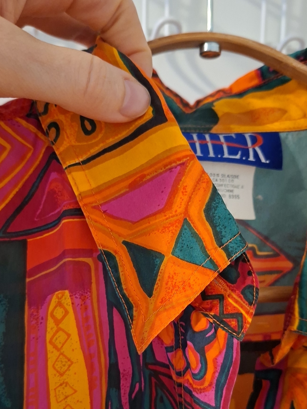 Vintage 80's/90's Vibrant Rainbow Floral Graphic 100% Silk Blouse (Size M) - Picture 3 of 7